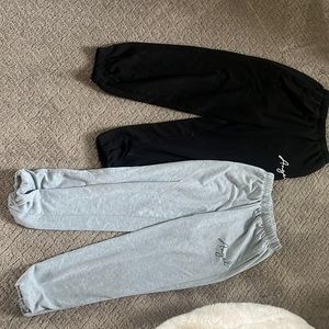 A set of sweat pants colors black and grey from shein!